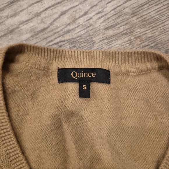 Quince Mongolian Cashmere V-Neck Sweater Camel Tan Size Small S Minimalist - Picture 2 of 5